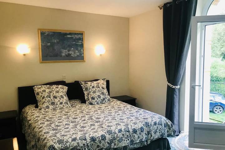 Gîte pour 6 personnes, avec jardin ainsi que balcon et jacuzzi à Jarzé - 2