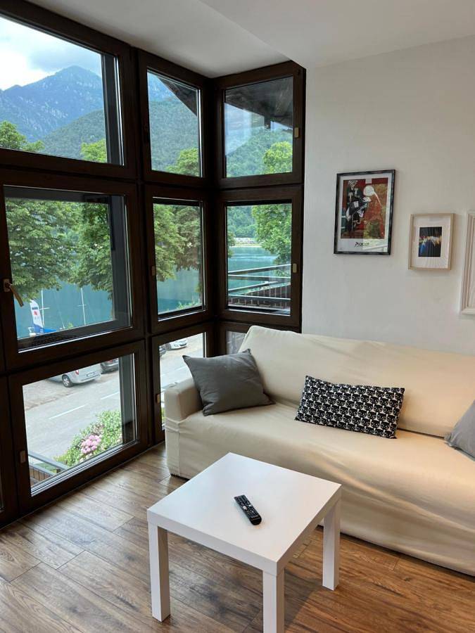 Ferienwohnung für 4 Personen, mit Balkon und Terrasse sowie Ausblick und Seeblick in Molina di Ledro