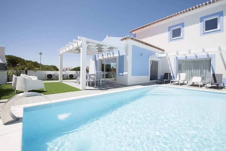 Ferienhaus für 10 Personen, mit Balkon und Garten in Porto Covo