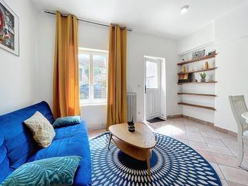 Gîte pour 8 personnes, avec terrasse à Ennery