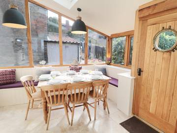 Log Cabin for 8 People in Whitby, North Yorkshire, Photo 4