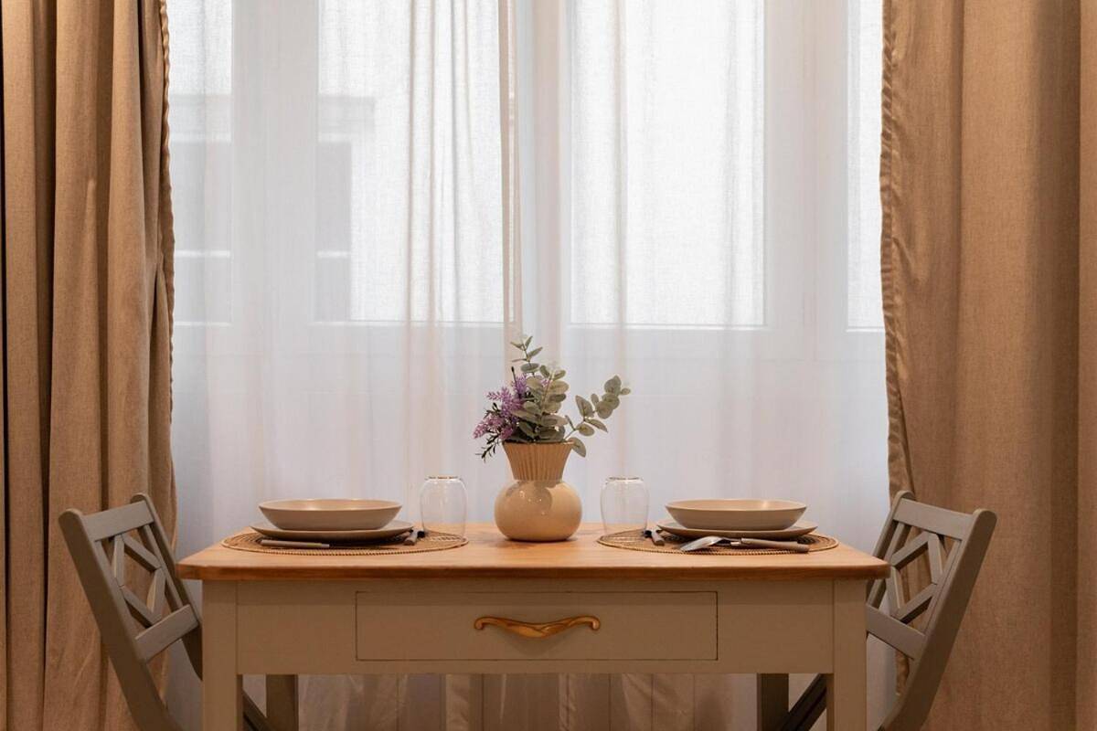Appartement entier, Historic Rouen Apartment Fast Wifi & City Center in Rouen, Région de Rouen