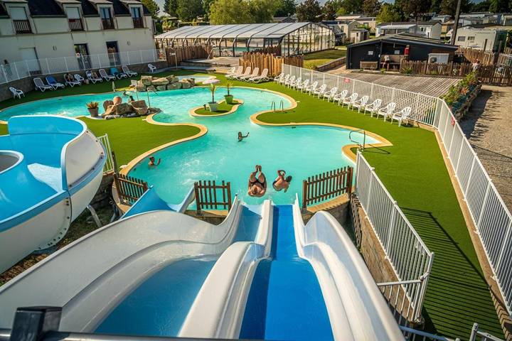 Camping pour 6 personnes, avec Piscine à Ambon