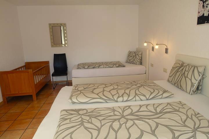 Ganze Ferienwohnung, Appartement/Fewo, Dusche, Wc, 2 Schlafräume in Bartholomäberg, Schruns-Tschagguns