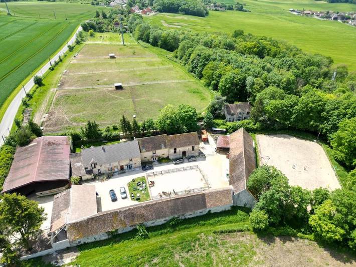 Cottage pour 2 personnes, avec jardin, animaux acceptés dans Poigny