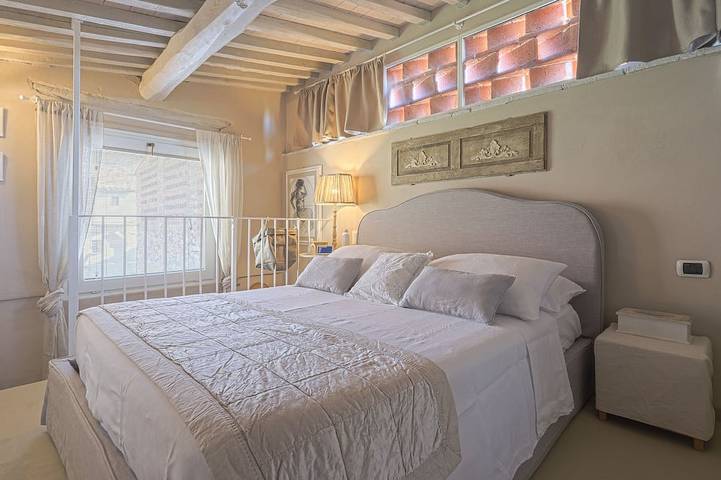 Charming small villa with jacuzzi and large garden in Lucca, Provincia di Lucca