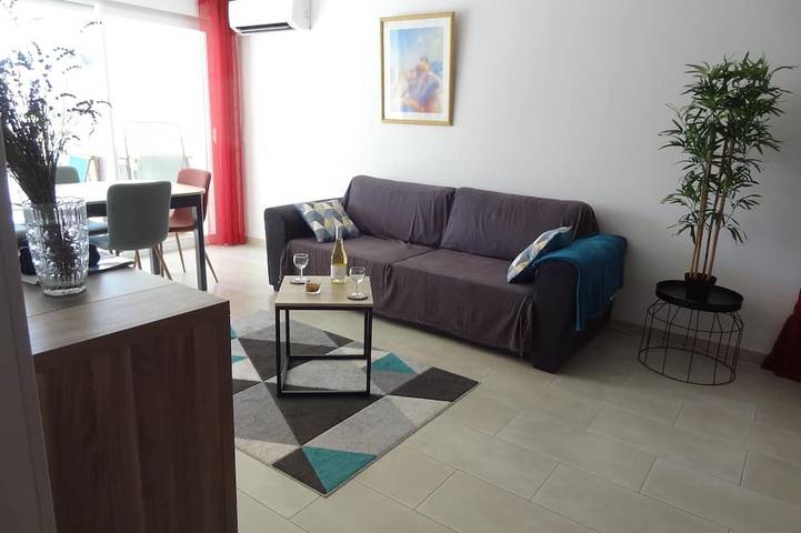 Gîte pour 4 personnes, avec piscine ainsi que jardin et balcon dans Plage du Val Fleuri - 4