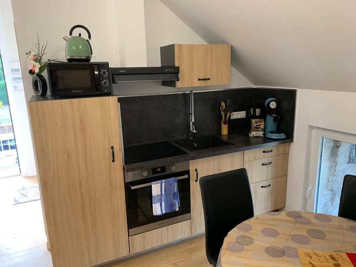 Appartement entier, Nuit des étoiles gîte avec piscine et Spa communs in Sarreguemines