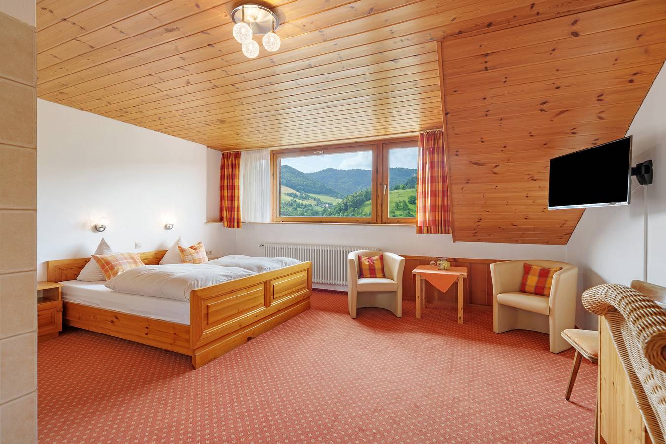 Zimmer 'Deluxezimmer 2' mit Bergblick, Gemeinschaftsterrasse und Wi-Fi in Glottertal, Südschwarzwald