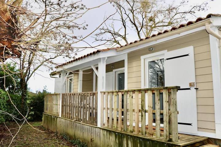 Gîte pour 4 personnes, avec terrasse et jardin ainsi que piscine et vue à Rivières - 2