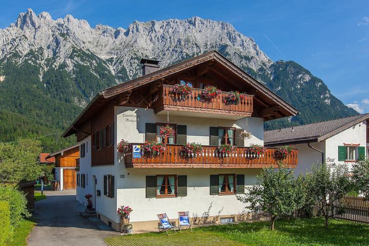 Ferienhaus für 2 Personen, mit Balkon und Ausblick im Mittenwald
