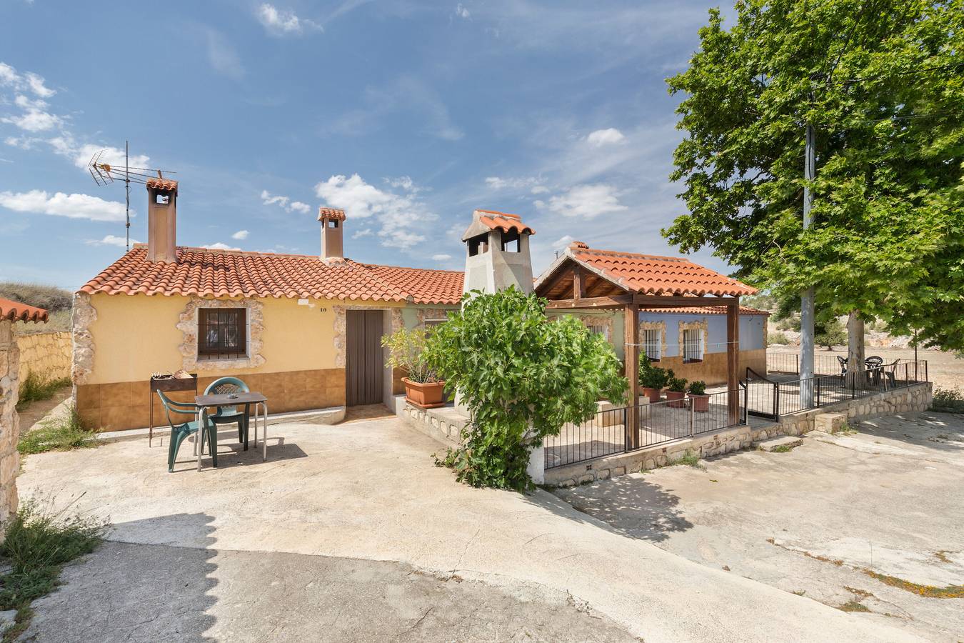Appartement 'Los Pozos Il' avec vue sur les montagnes, piscine partagée et Wi-Fi in Calar de la Santa, Moratalla