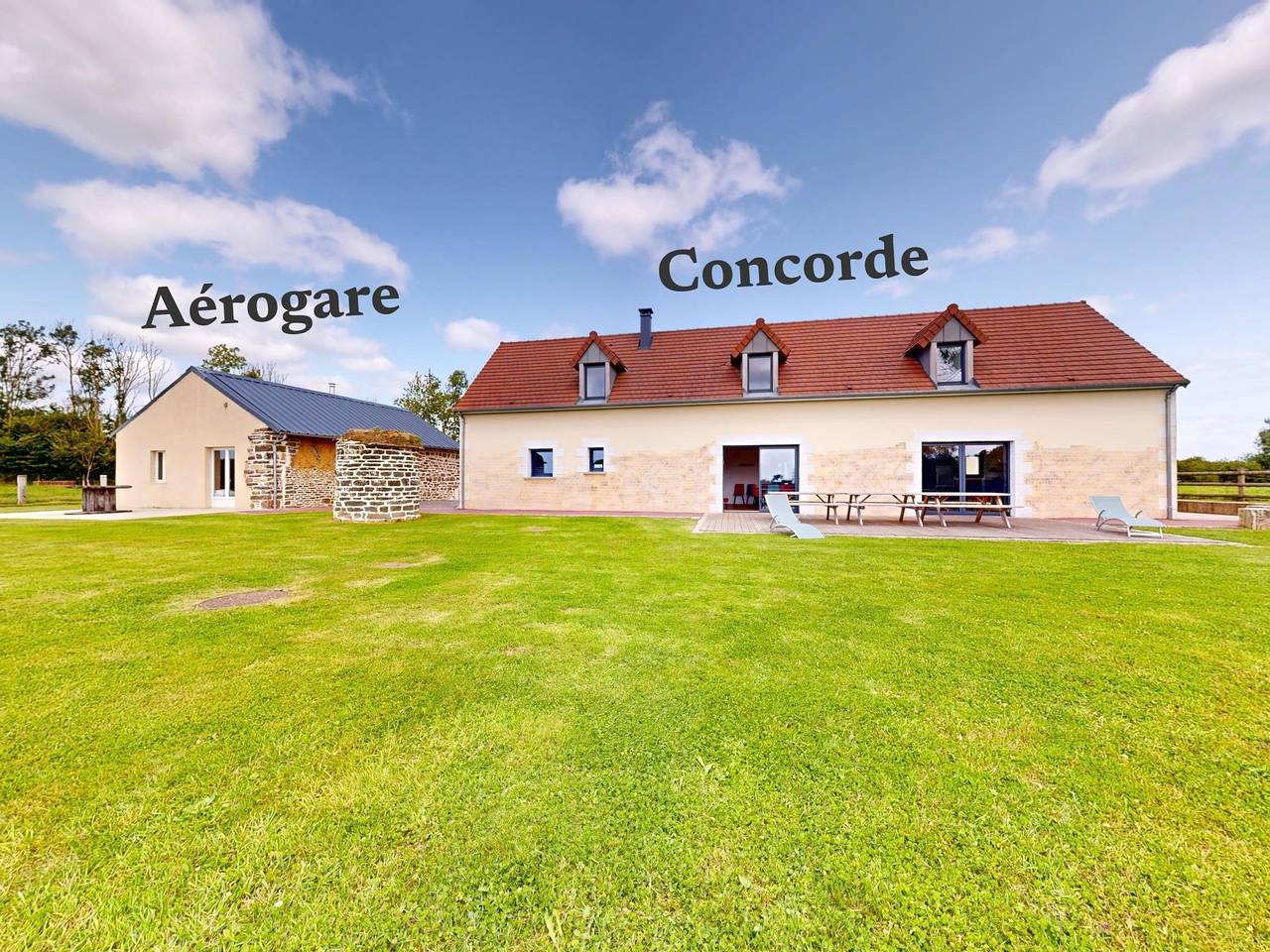 Concorde Aérogare 25 pers 2 Gîtes : jacuzzi, baby airhockey in La Haye-Pesnel, Côte de la Déroute