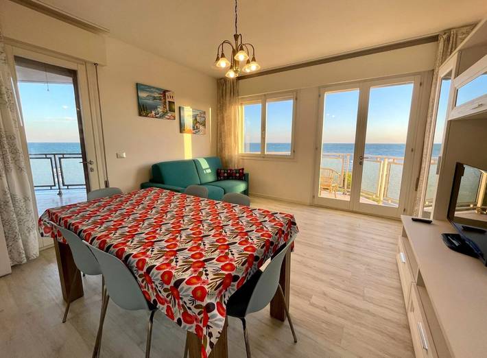 Ferienwohnung für 6 Personen, mit Balkon und Meerblick in Porto Santa Margherita - 2