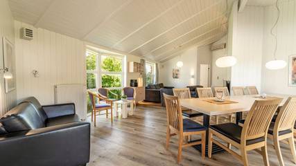 Ferienhaus für 10 Personen, mit Garten und Sauna sowie Whirlpool und Pool in der Lübecker Bucht