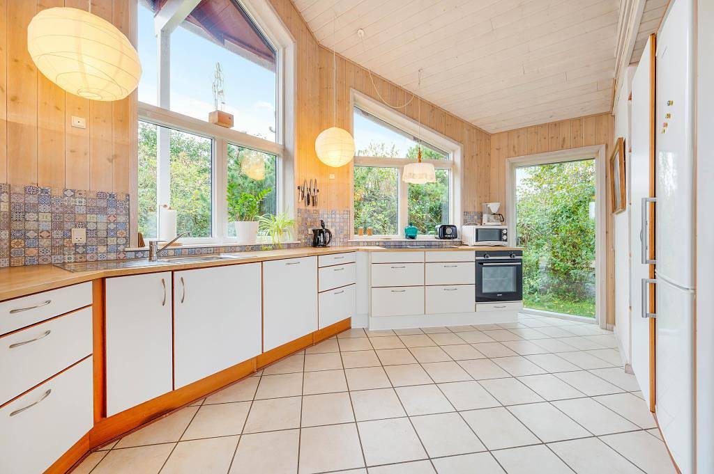 Holiday home with panoramic views of Ringkøbing Fjord in Nørre Lyngvig, Hvide Sande