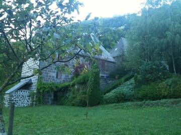 Gîte pour 2 personnes, avec vue et terrasse à Saint-Martin-sous-Vigouroux