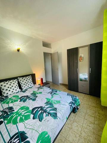 Gîte pour 6 personnes, avec jardin et vue à Saint-Esprit (homonymie)