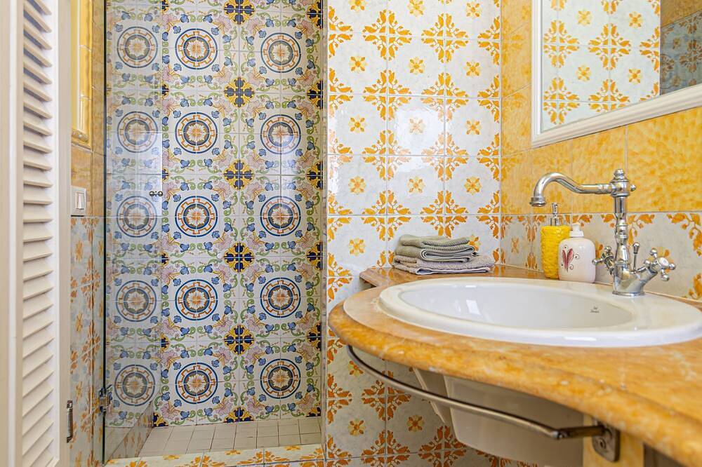 Right in the center of Ischia, the ideal villa for comfortable exclusive vacations in Ischia Cuidad, Ischia