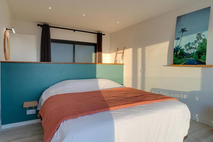 Location de vacances pour 4 personnes, avec piscine et jardin à Les Trois-Bassins - 3