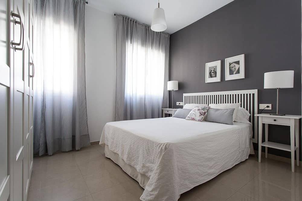 Geheel appartement, Mooi appartement met 2 slaapkamers. in Casco Antiguo, Sevilla