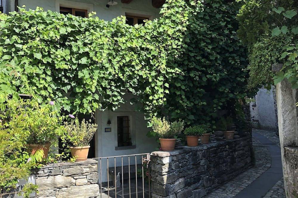 Casa Margret in Maggia, Tessiner Alpen