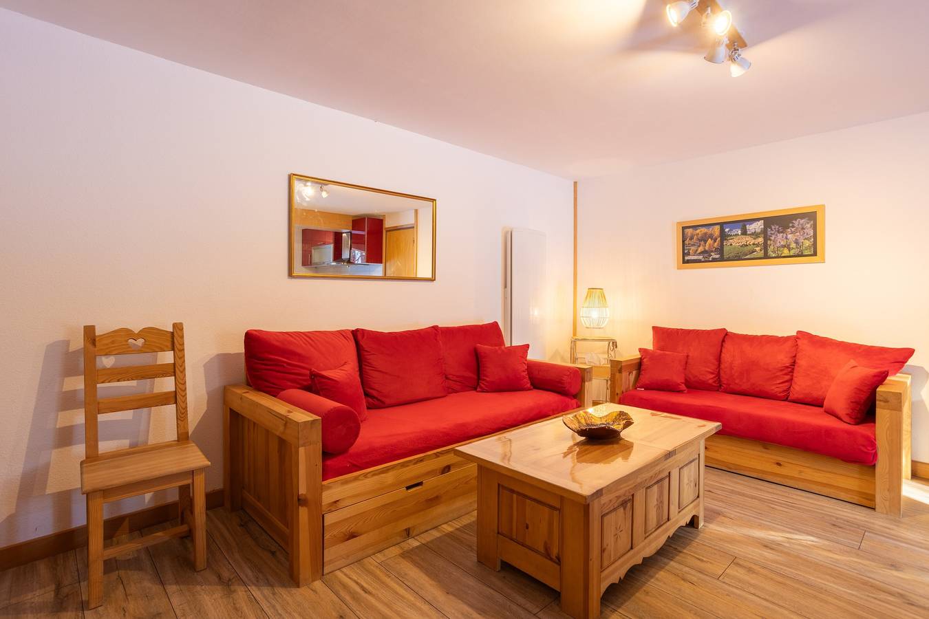 Apartamento entero, Apartamento La Givrine Vallée de la Clarée orientado al sur con jardín in Val-des-Prés, Briançon region