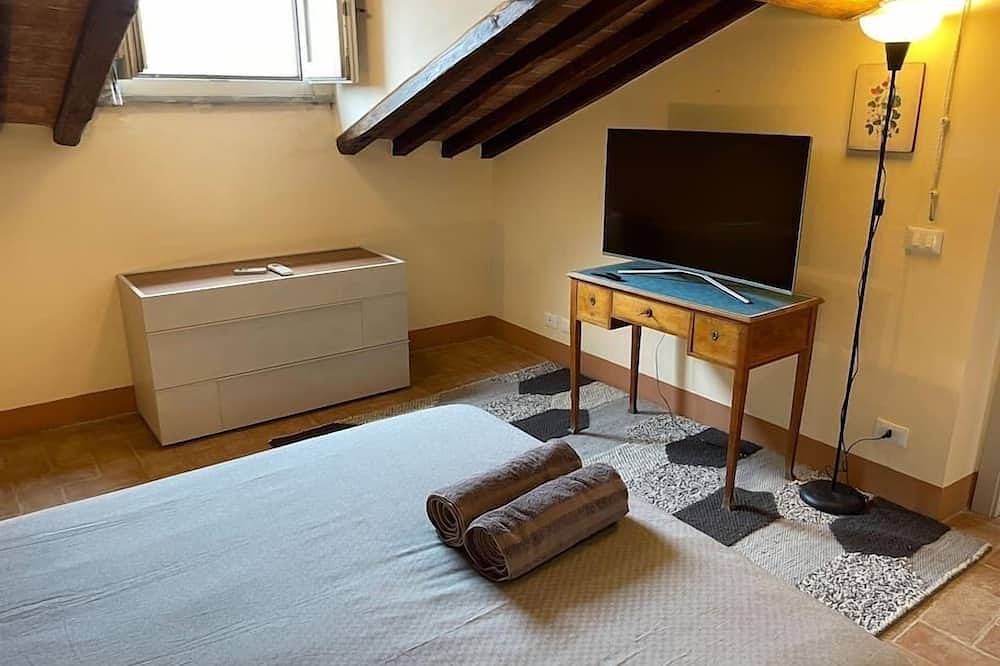 Entire apartment, 2 King Bed, 2 Full Bathroom Apartment in Città della Pieve, Umbria - Tuscany in Città della Pieve, Perugia Province