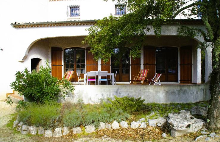 Location de vacances pour 12 personnes, avec jardin ainsi que piscine et terrasse à Labeaume - 3