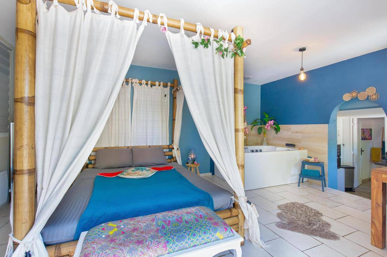 Double Room with Spa Bath in Puget-sur-Argens, Middellandse Zeekust (Frankrijk)