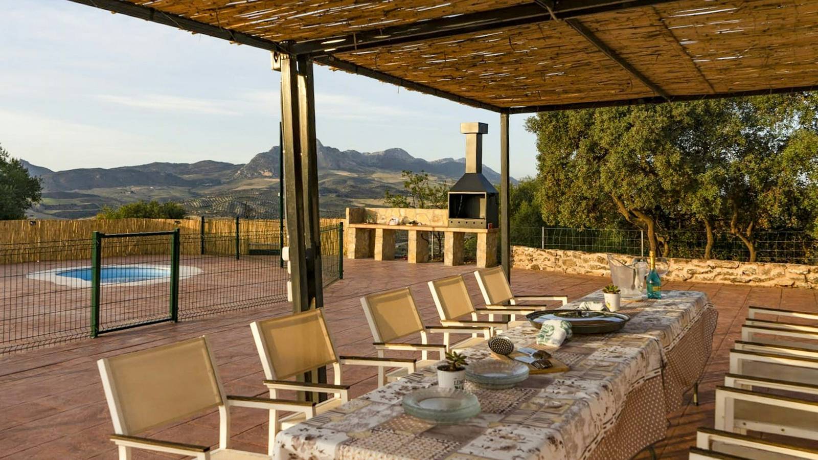 Finca con dos piscinas en 4000 m² de jardín in Casabermeja, Provincia de Málaga