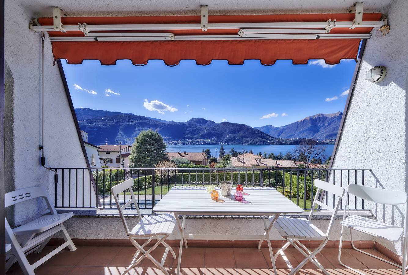 Entire apartment, Apartment 'Claudias Flat' with Shared Pool, Balcony and Wi-Fi in Lierna, Lake Como