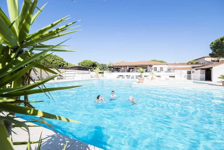 Cottage voor 4 personen, with Whirlpool and Terras as well as Kinderzwembad and Zwembad aan de Côte d'Azur