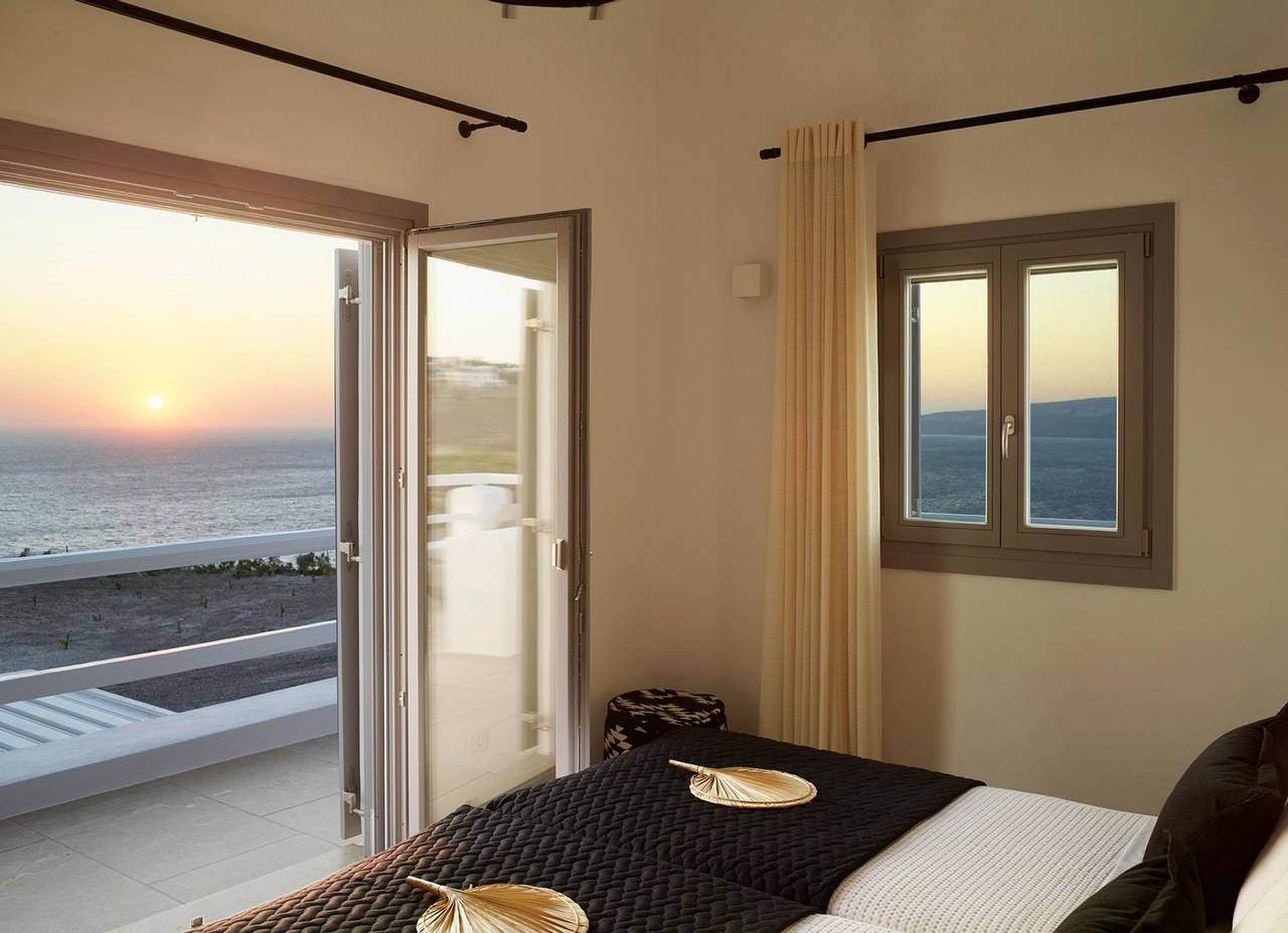 Cozy 1BR Villa near White Beach (2.5km) in Santorini