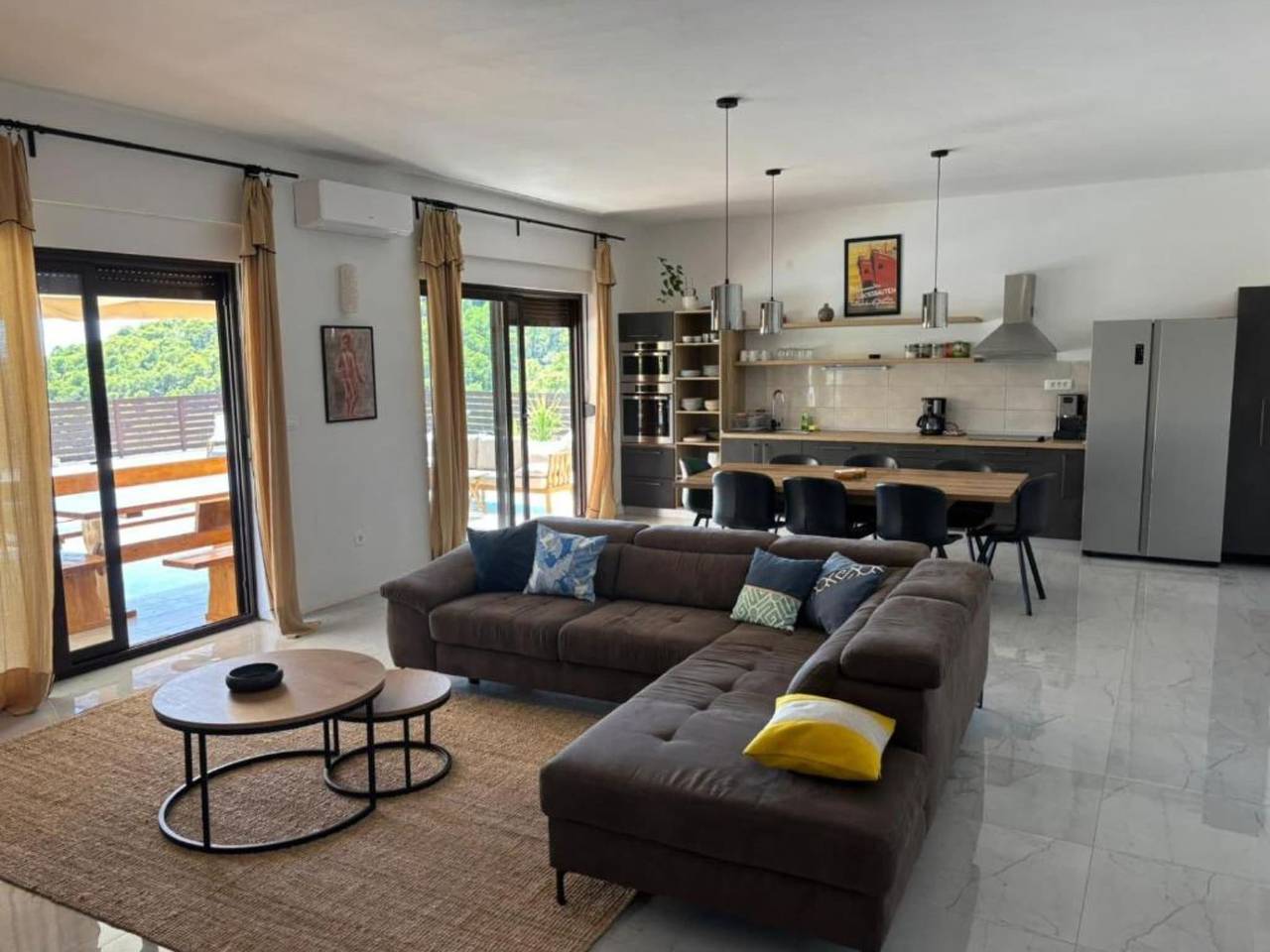 Villa Coral - Four bedroom villa with pool in Brac