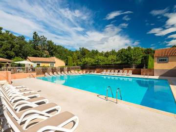 Gîte pour 6 personnes, avec piscine et terrasse à Gaujac