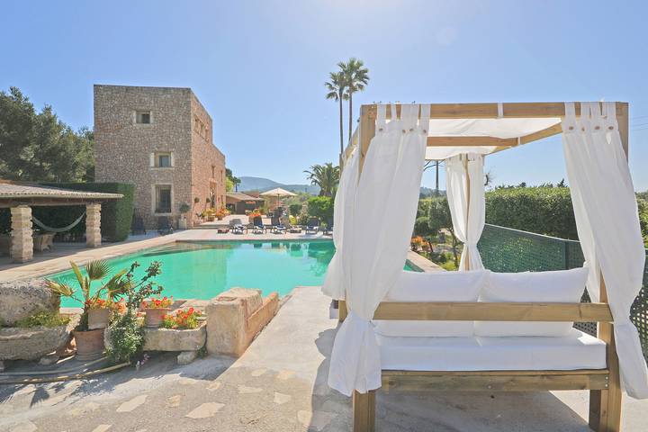 Villa for 9 people, with terrace and garden - 1