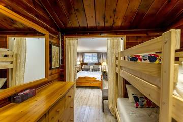 Cottage Rentals for 8 Guests in Cultus Lake, British Columbia, Picture 3