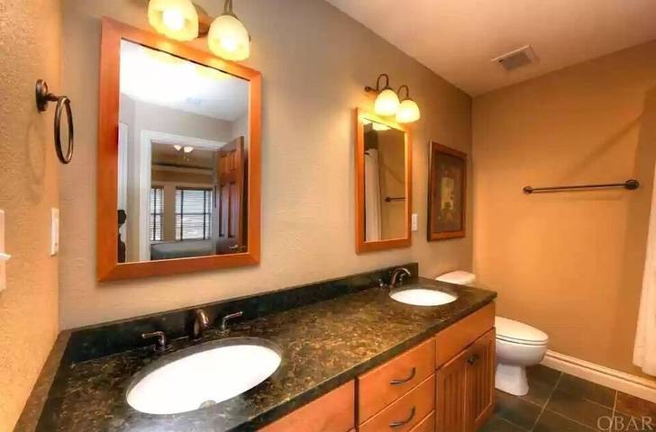 Vacation rental for 6 people, with balcony and hot tub in Kill Devil Hills