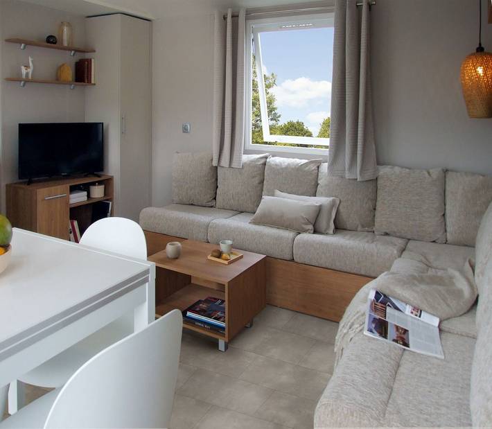 Mobil home pour 8 personnes, avec Jacuzzi ainsi que Jardin et Bassin pour enfant à Gastes