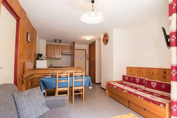 Gîte pour 7 personnes, avec balcon dans Office De Tourisme De Val Cenis Lanslebourg
