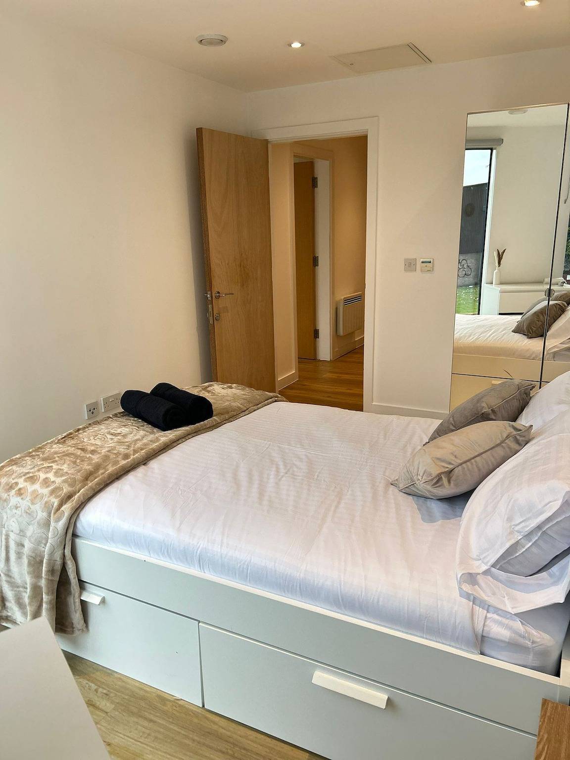 Entire holiday apartment, City Apartment-Gym-Terrace-Games Room-Free Parking in Manchester, Greater Manchester