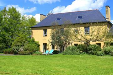 Gîte pour 7 personnes, avec vue et jardin à Romillé