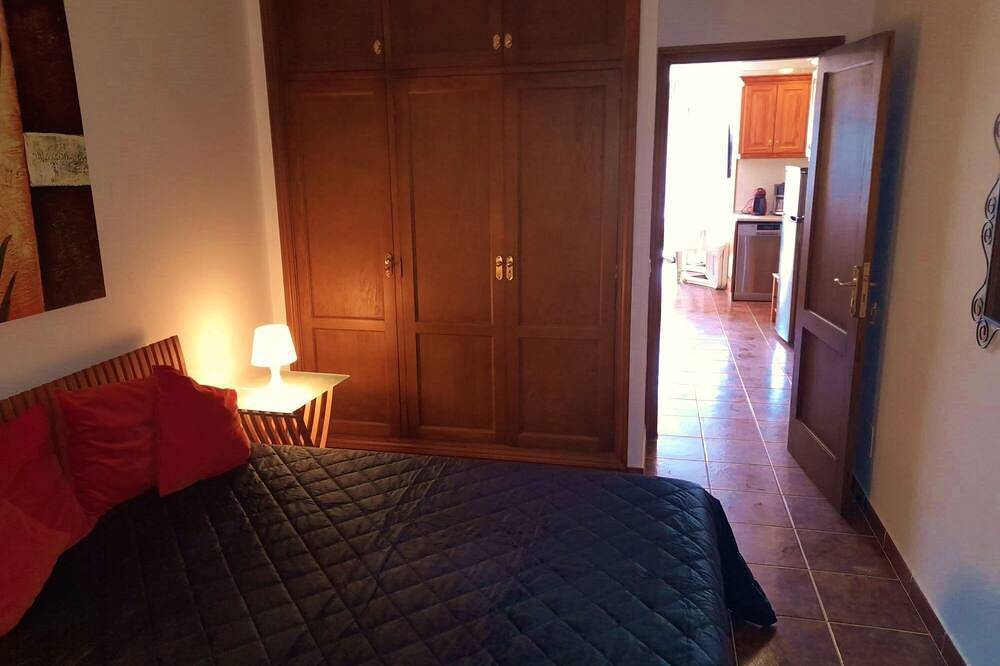 Appartement entier, Détendez-vous Penthouse vue sur la mer et la montagne directement sur la côte in Puertito de los Silos, Los Silos