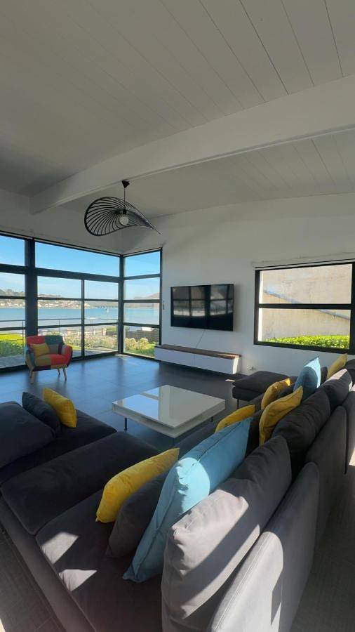 Location de vacances pour 8 personnes, avec jardin ainsi que terrasse et vue à Locquénolé - 3