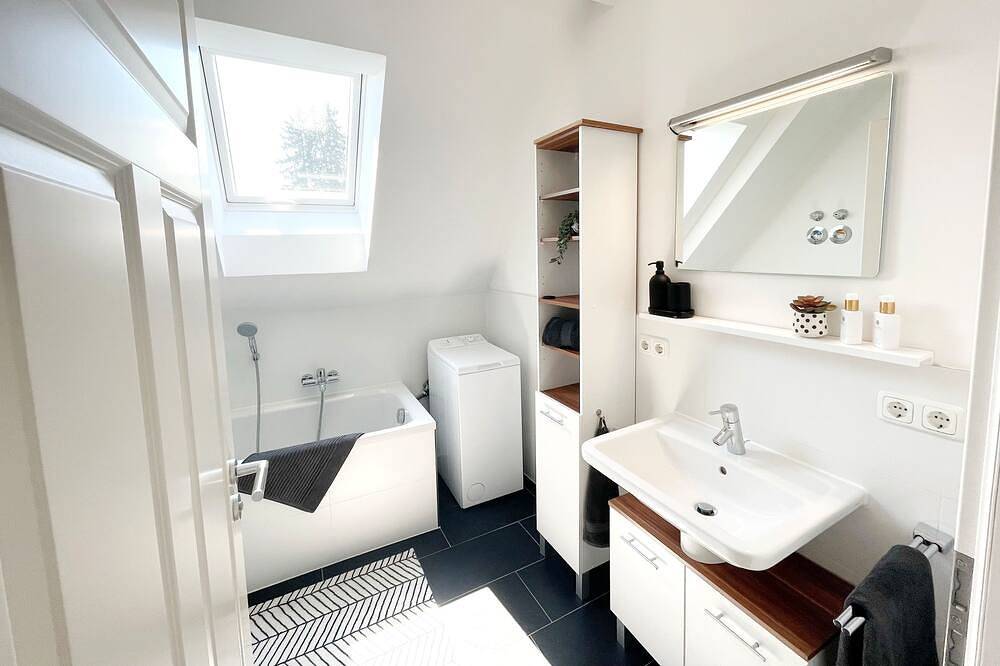 Ganze Wohnung, Schloss Winkl, Deutschland in Grabenstätt, Chiemsee