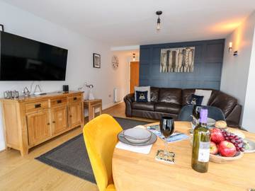 Log Cabin for 4 People in Weymouth, Jurassic Coast, Photo 1