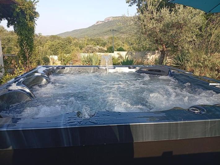 Chambre d’hôte pour 2 personnes, avec piscine ainsi que vue et jardin dans l' Hérault - 4