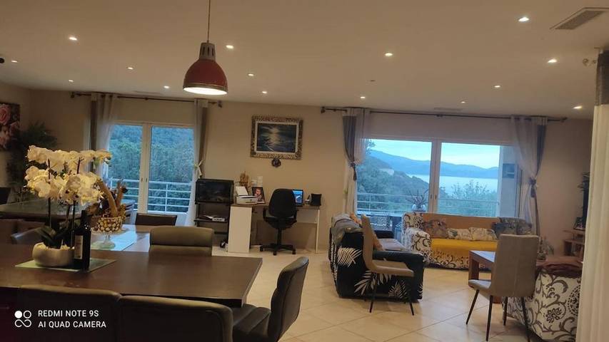 Location de vacances pour 6 personnes, avec jardin ainsi que vue et piscine à Farinole - 4