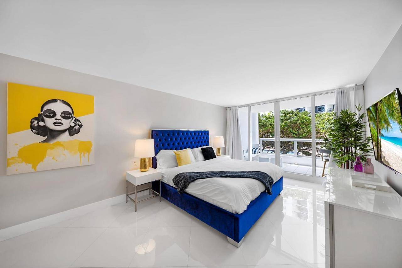 Turquoise Waves Oasis in Miami, Florida